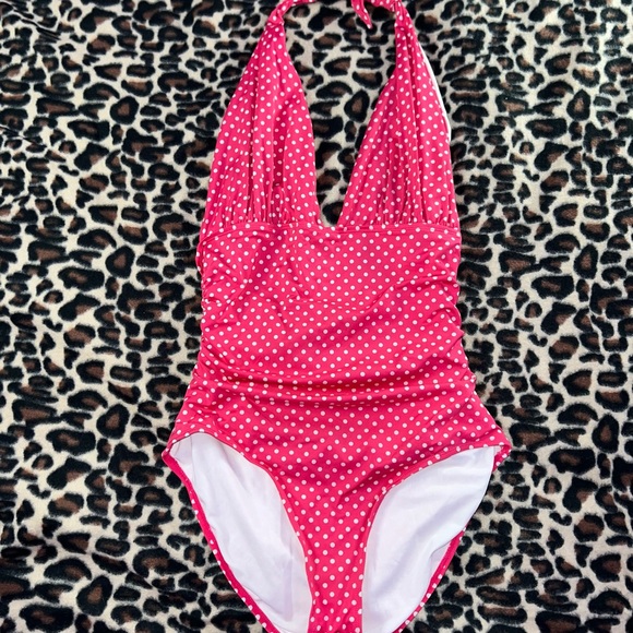 Retro Bright Pink Polka Dot One Piece
🩷🤍 - Picture 4 of 5